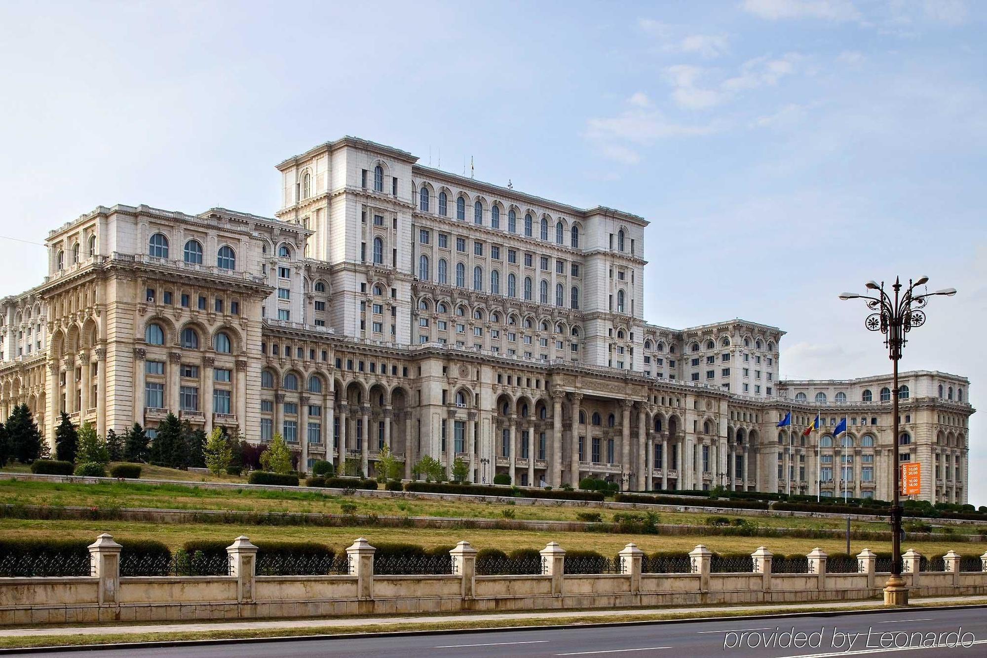 Novotel Centre Hotel 4*